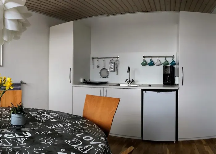 2 rooms, private kitchen, bathroom,&garden.